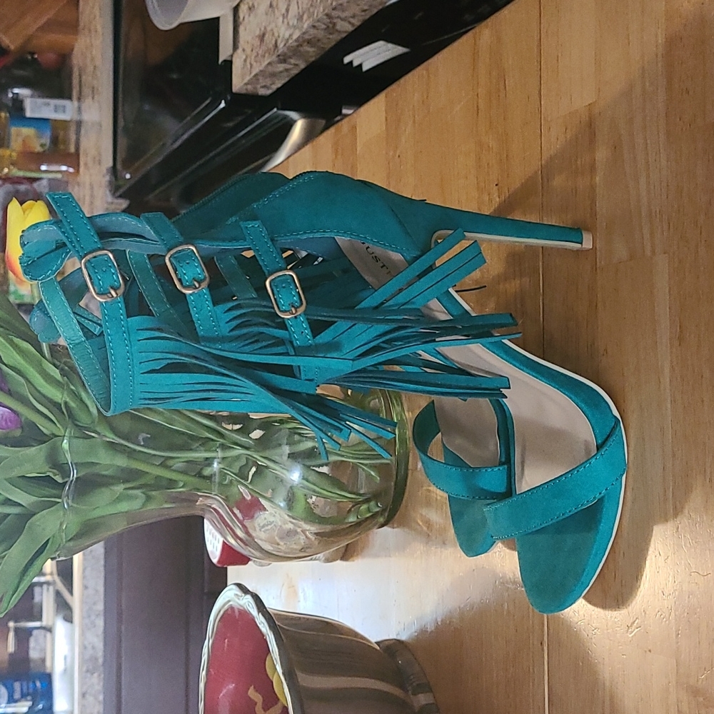 Accessories - Picture 2 of 4